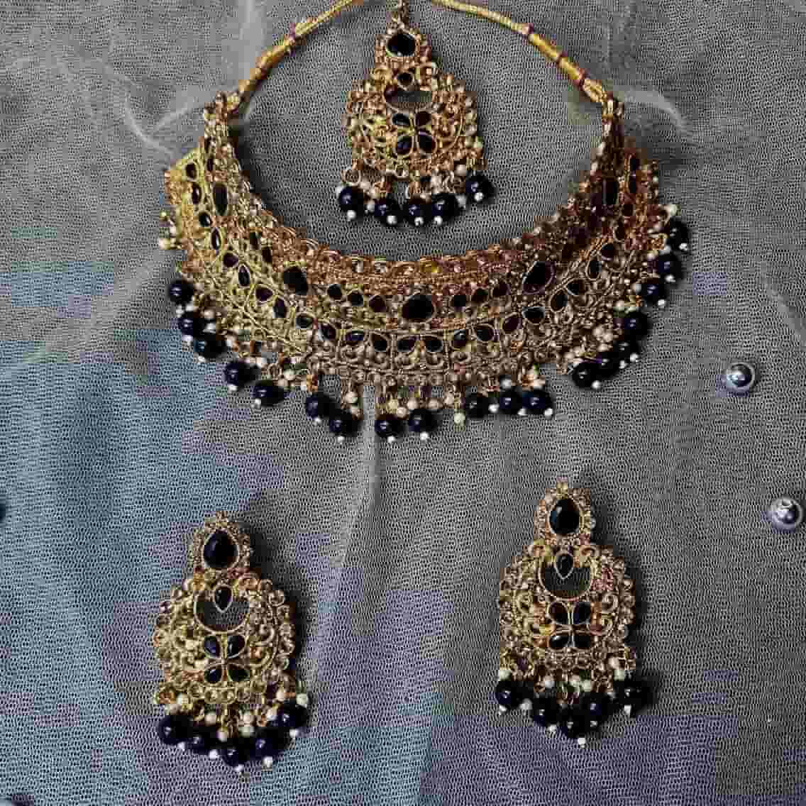 Divine Jewelry Necklace Ensemble - Saajha Fashion